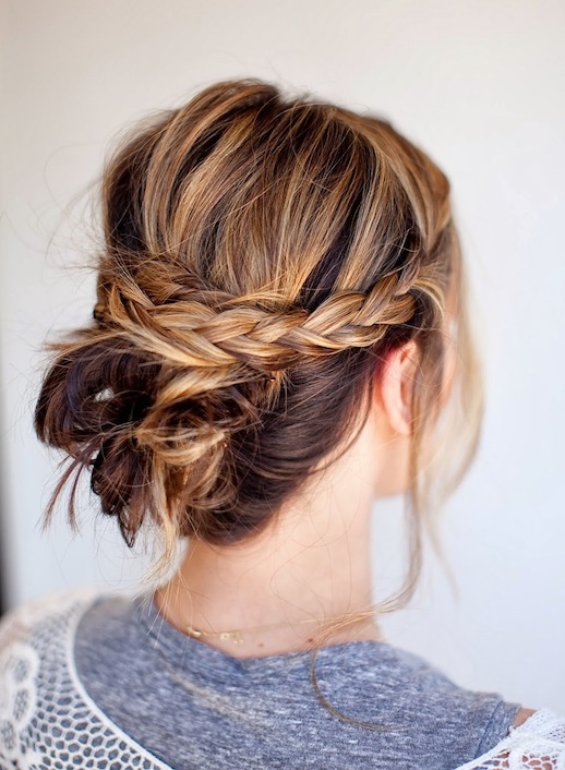 Acconciature capelli media lunghezza con treccia