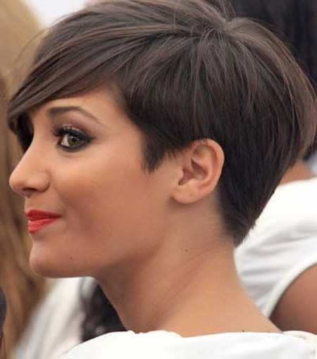 Taglio capelli cortissimi femminile