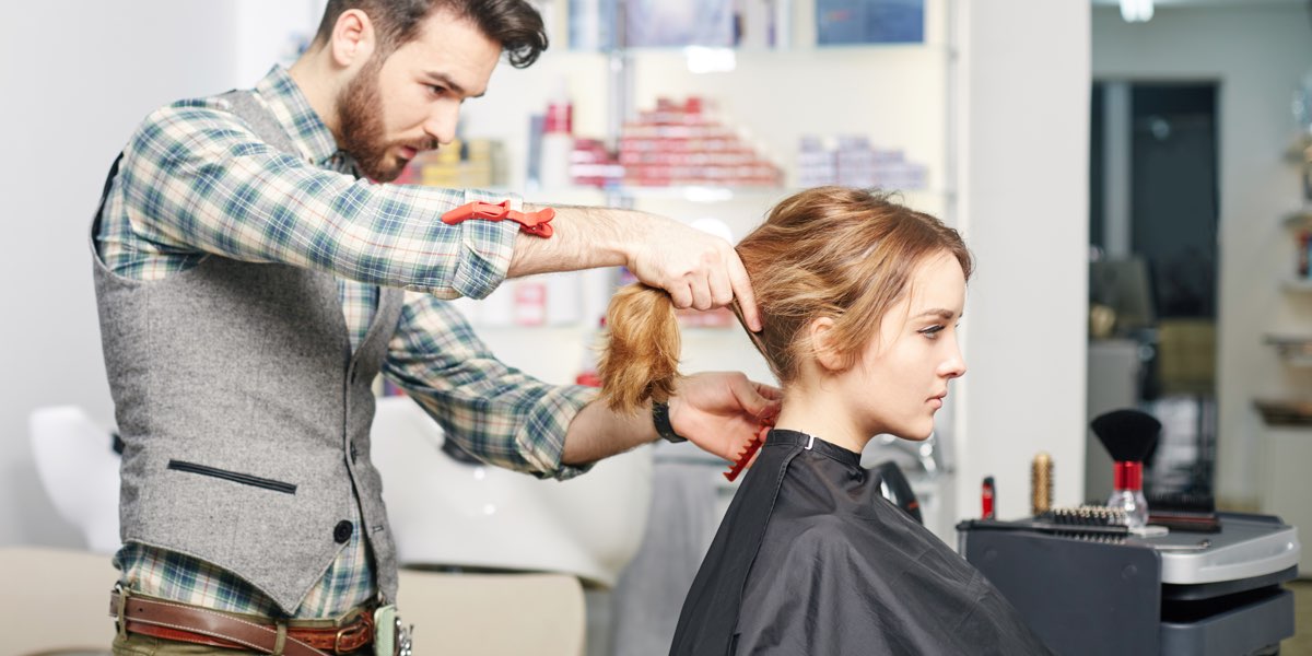Su che i capelli rivolgersi di una maschera schiumosa per capelli