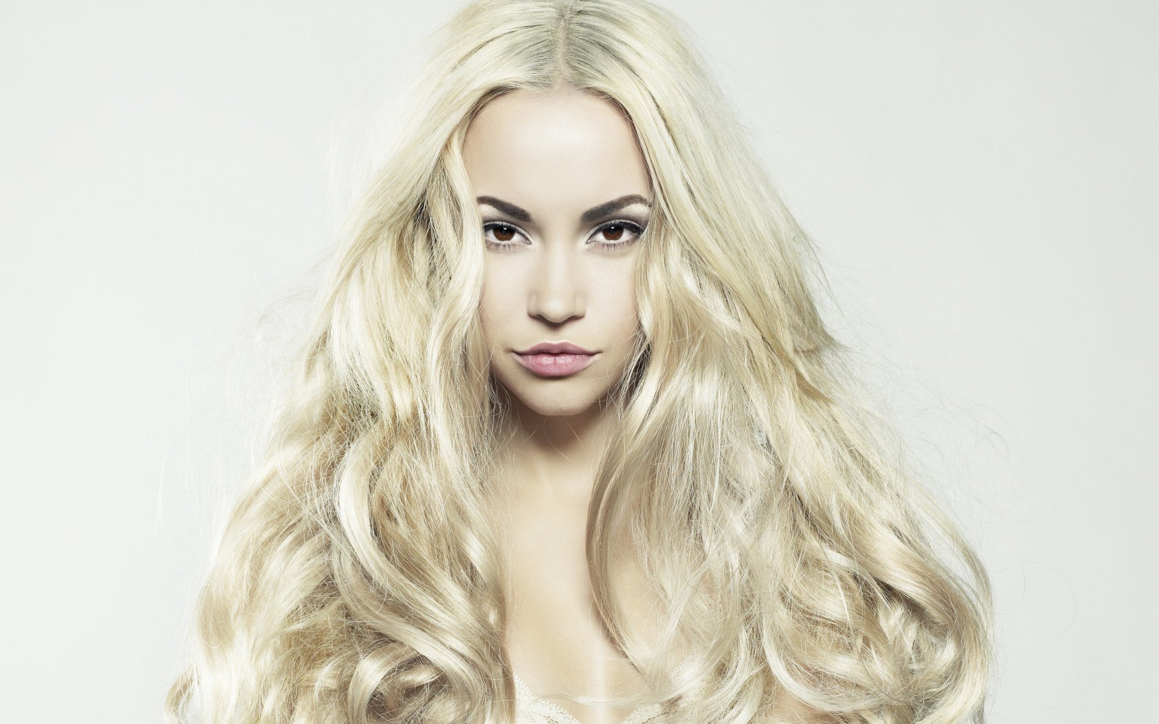 capelli lunghi biondi