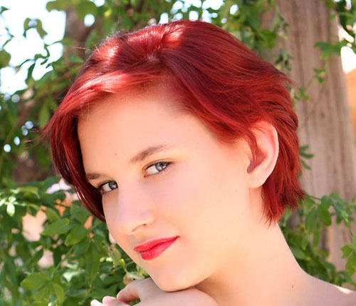acconciature rosse corte