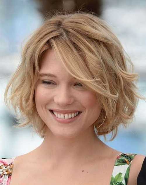 capelli corti mossi