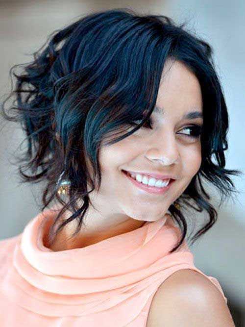 capelli corti mossi