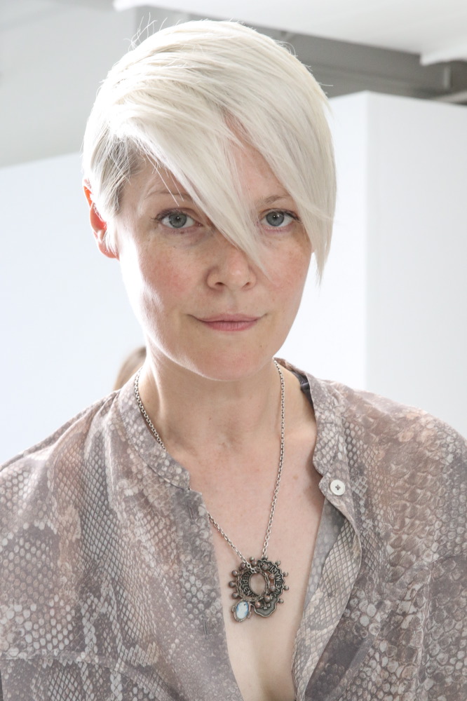 Capelli Corti Ricci Platino
