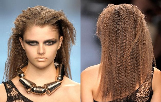 Tagli lunghi scalati: 35 acconciature per voi! Capelli-frisé - CapelliStyle