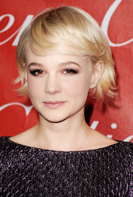 Carey-Mulligan-Short-Hairstyles-Soft-blonde-bob - CapelliStyle