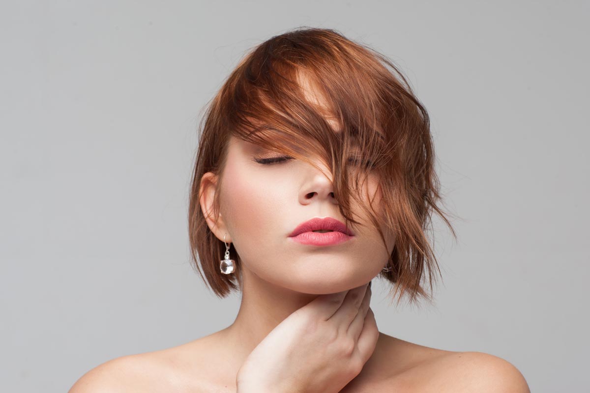 Come apparire più giovani con il giusto taglio di capelli