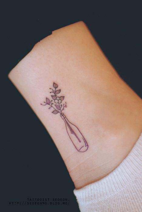 15-tiny-tattoos-you-can’t-wait-to-have11