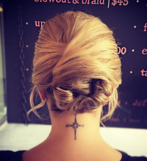 Capelli corti con chignon