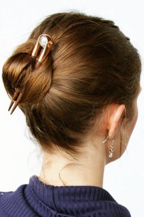 Chignon con capelli corti