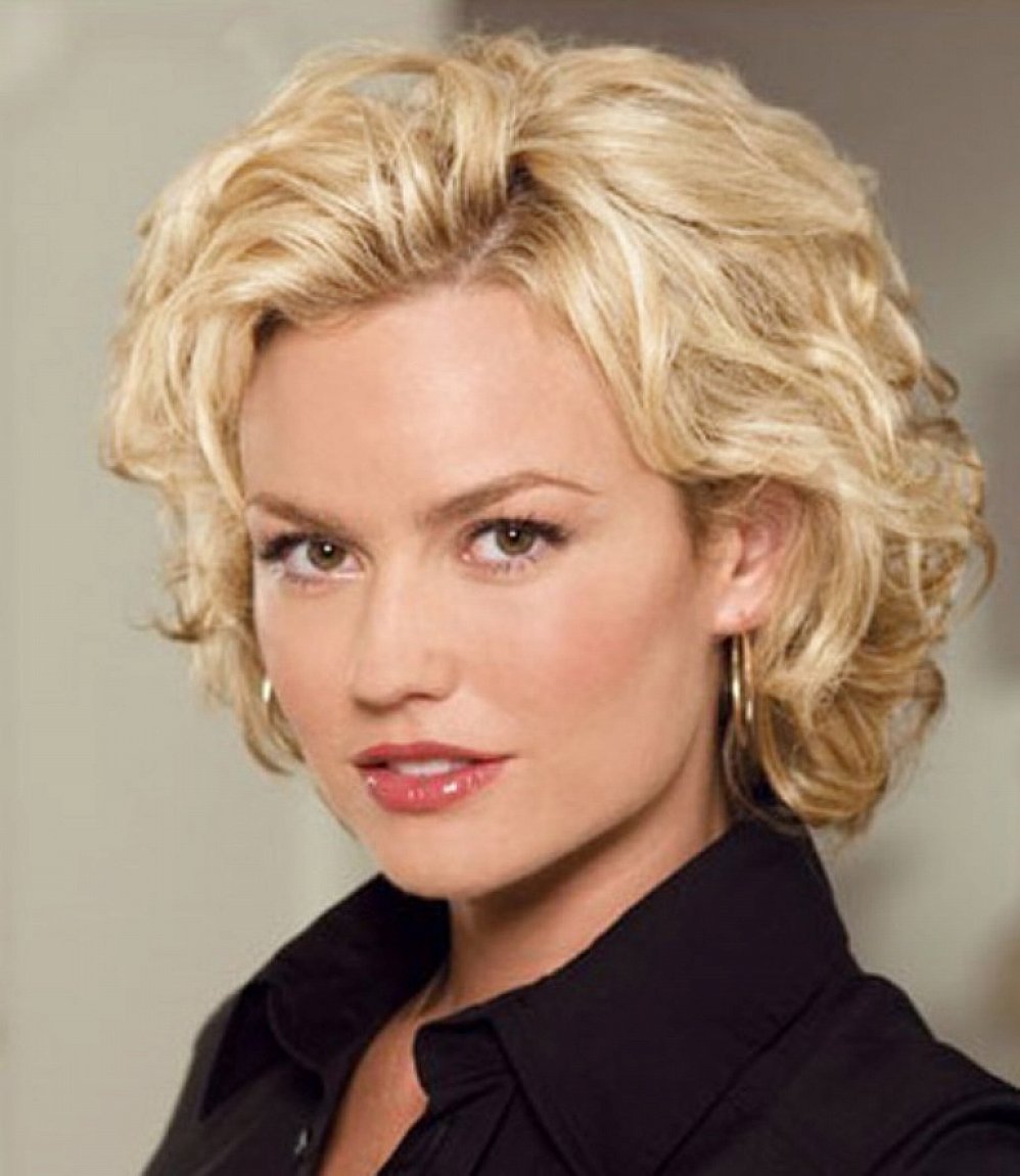 2015 Short Hairstyles For Round Faces Over 40
