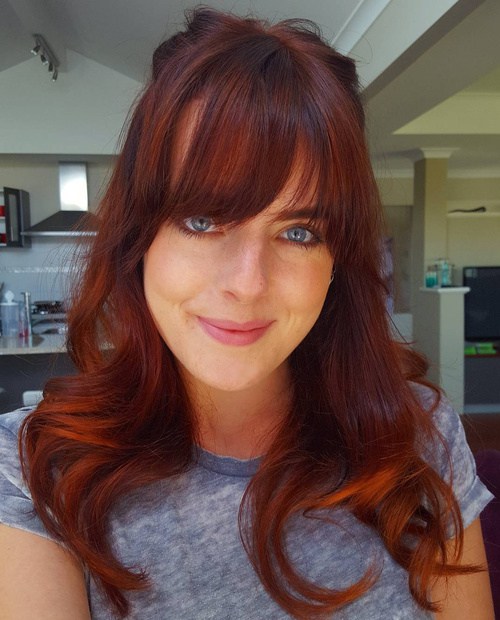 10-auburn-and-copper-balayage-hair-with-bangs - CapelliStyle