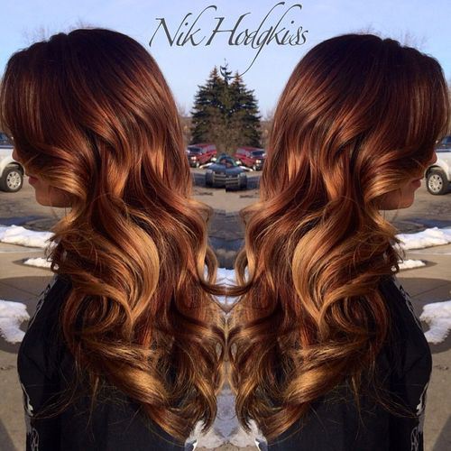 12reddishbrownhairwithcaramelhighlights CapelliStyle