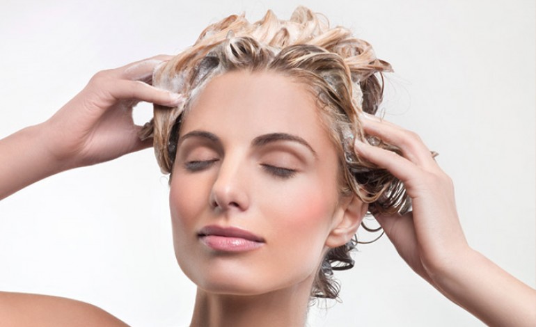 Quanto-tempo-tenere-lo-shampoo-colorante-770x470