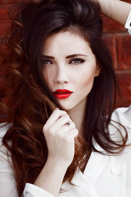 Acajou mahogany auburn teinture reflet chatain haircolortrends coloration roux archzine morenas capellistyle subcultures nuances osez mogano caoba redhairstyle Mahogany-Hair-Color-idea - CapelliStyle