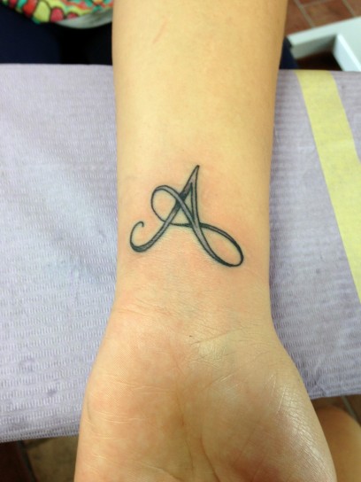 Tatuaggi con iniziali, una piccola guida per scegliere il migliore!