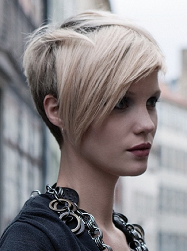 Tagli Capelli Rasati Ai Lati Donne