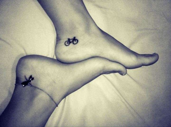 tatuaggio-piccola-bicicletta-sul-piede