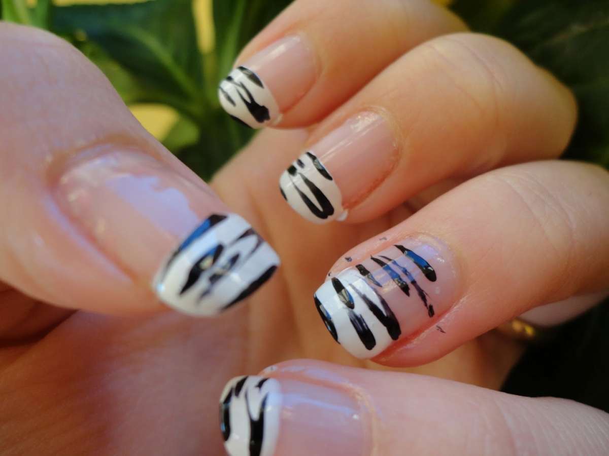 unghie-decorate-trendy-zebrate - CapelliStyle