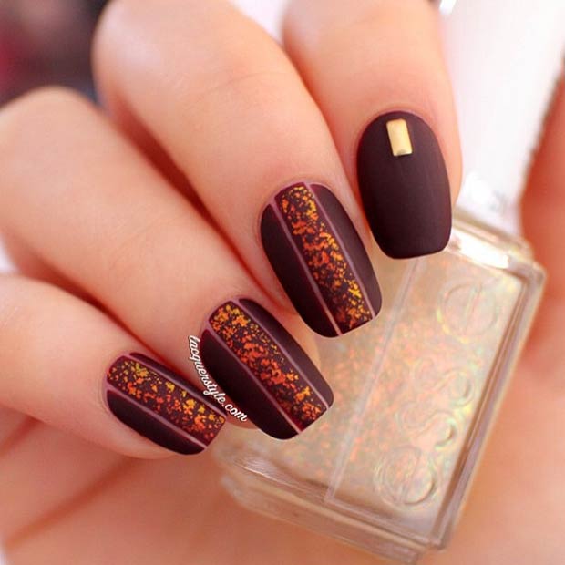 25-dark-matte-nail-design