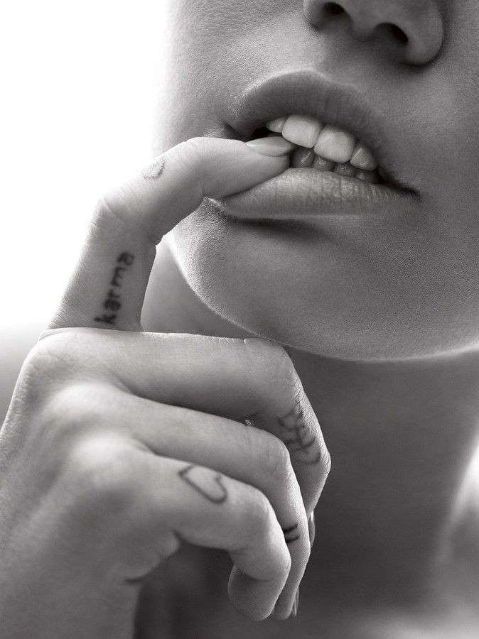 piccoli-tatuaggi-sulle-dita