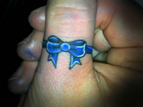 tatuaggi-dita-finger-tattoo-ideas7