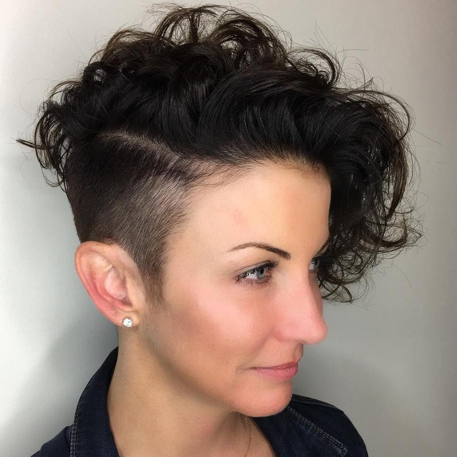 13-short-asymmetrical-curly-undercut - CapelliStyle