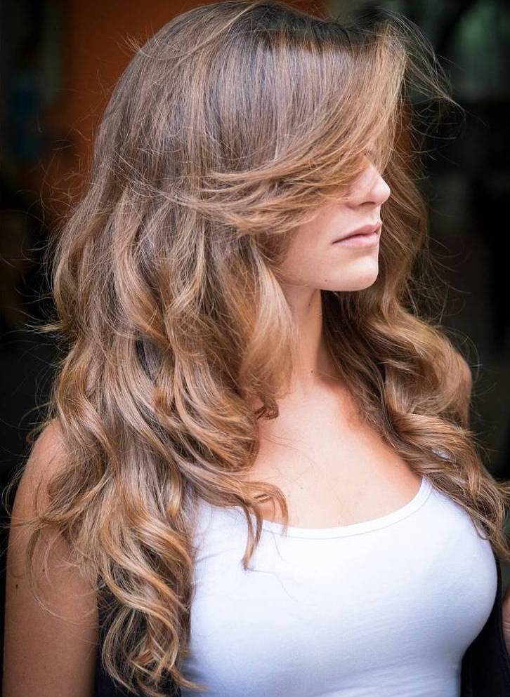 17-long-curly-light-brown-hair - CapelliStyle