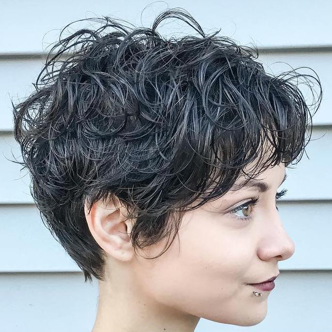 6longcurlypixiehairstyle CapelliStyle