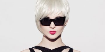 Taglio di capelli corti con ciuffo