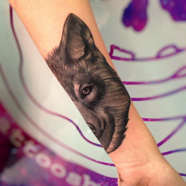 awesome-wolf-tattoo-design