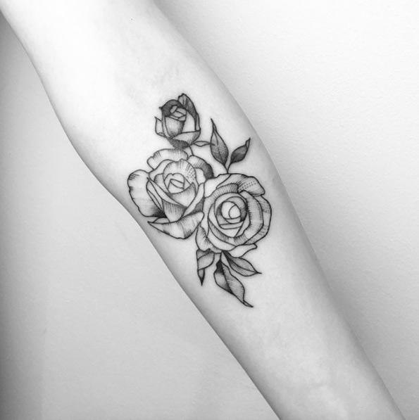 blackwork-rose-tattoos