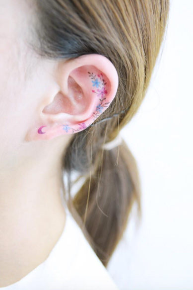 floral-ear-tattoo