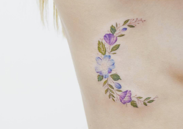 floral-moon-tattoo