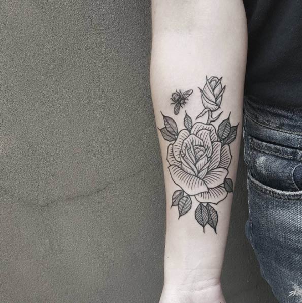 linework-rose-tattoo