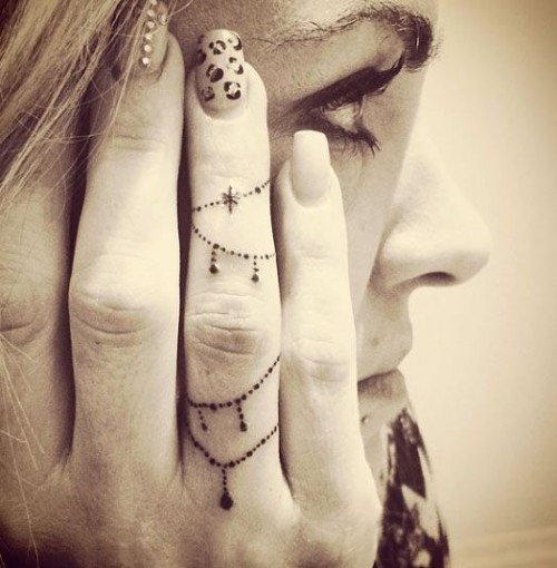 small-finger-tattoo_04