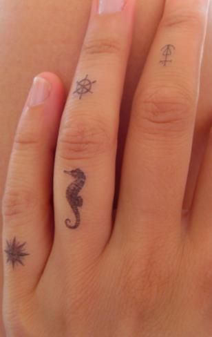 small-finger-tattoo_25