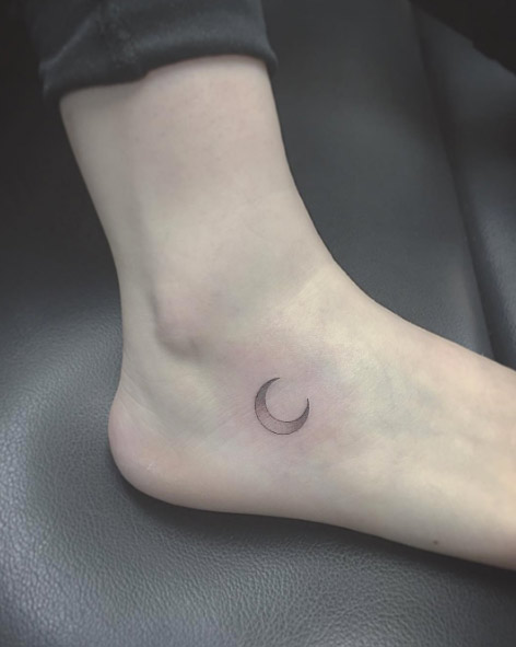 tiny-girl-tattoo-design-13