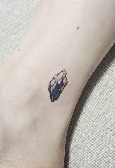 tiny-girl-tattoo-design-37