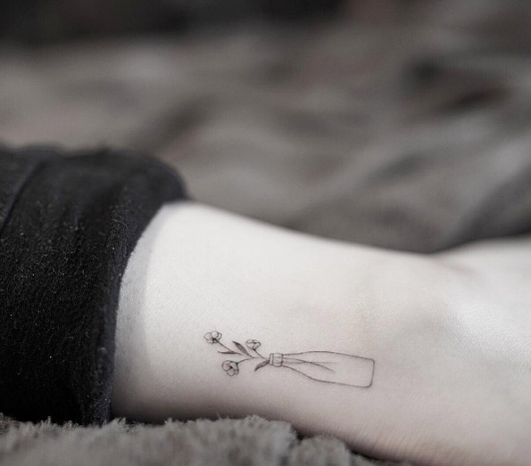 tiny-girl-tattoo-design-54