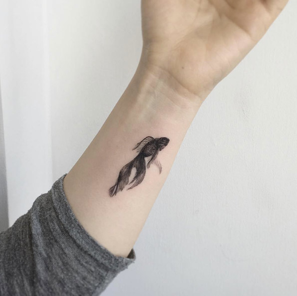 tiny-girl-tattoo-design-70