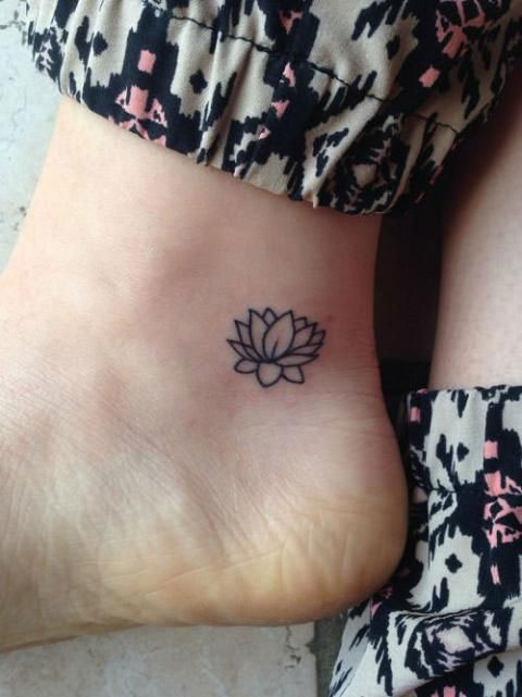 tiny-girl-tattoo-design-75