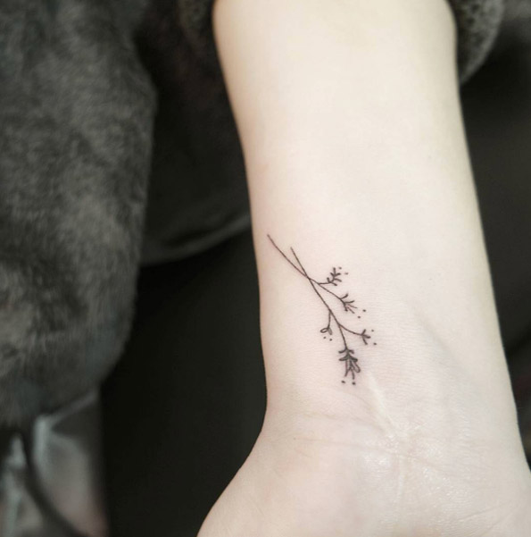 tiny-girl-tattoo-design-93