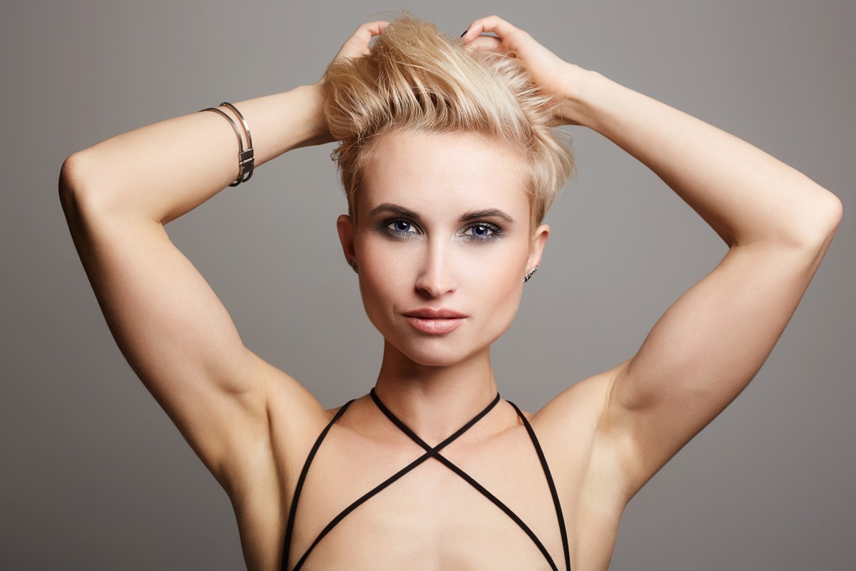capelli corti alla moda
