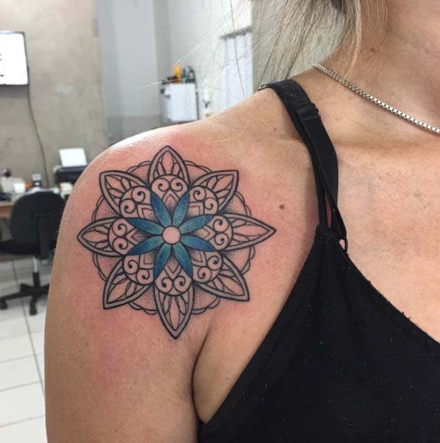 mandala-shoulder-tattoo