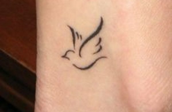 tiny-tattoos-for-women-10