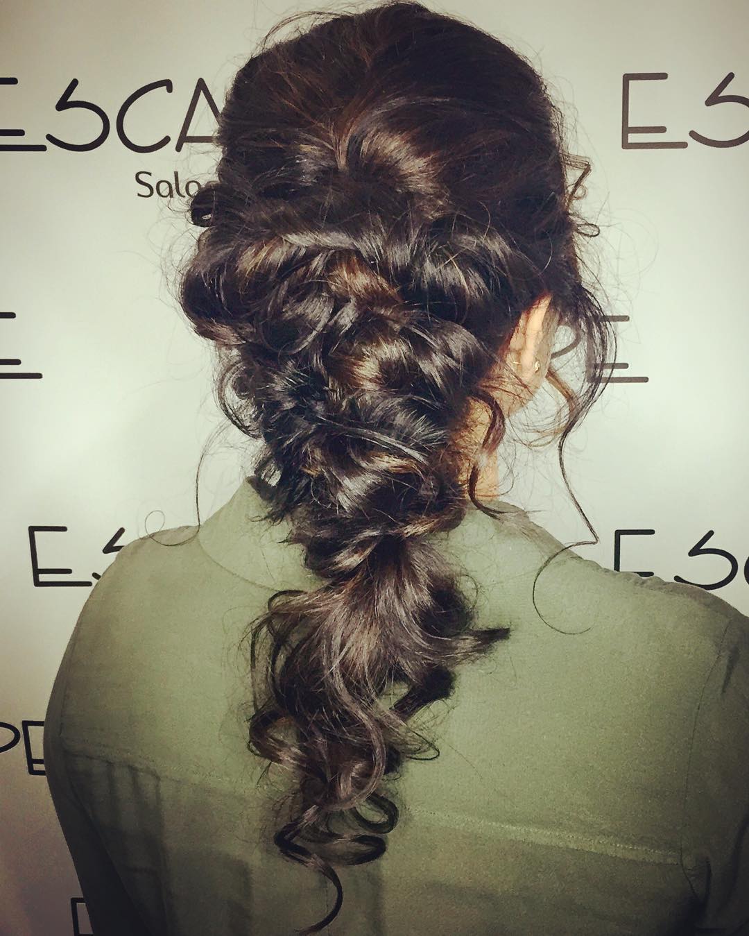 Bek_monster-curly-long-hairstyle-updo - CapelliStyle