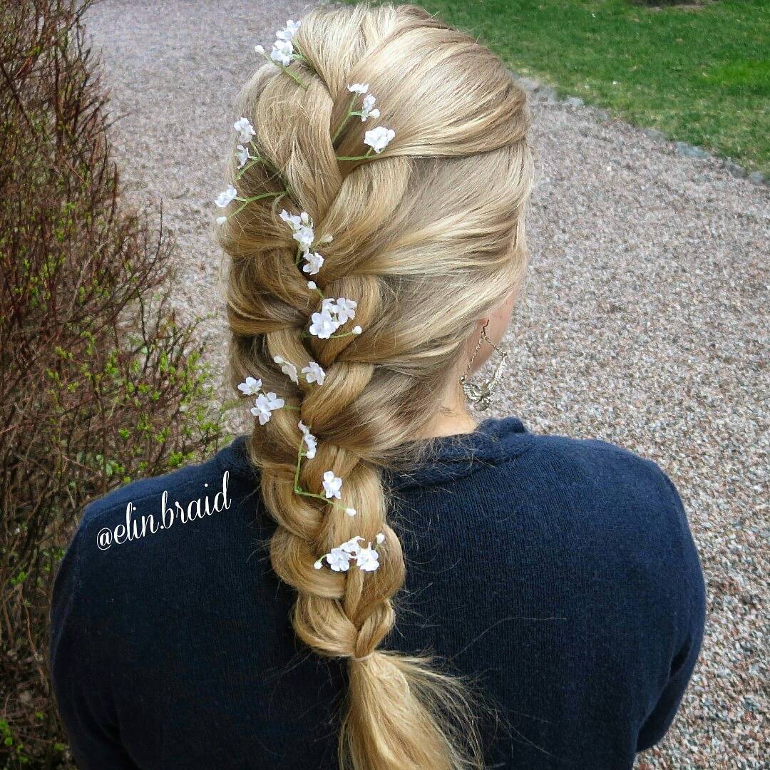 elin.braidfrenchbraidwithflowerslonghair CapelliStyle
