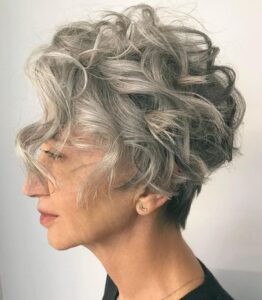 65 Tagli Di Capelli Corti Ricci Sbarazzini Simpatici Ed Originali 65-tagli-di-capelli-corti-ricci-sbarazzini-simpatici-ed-originali
