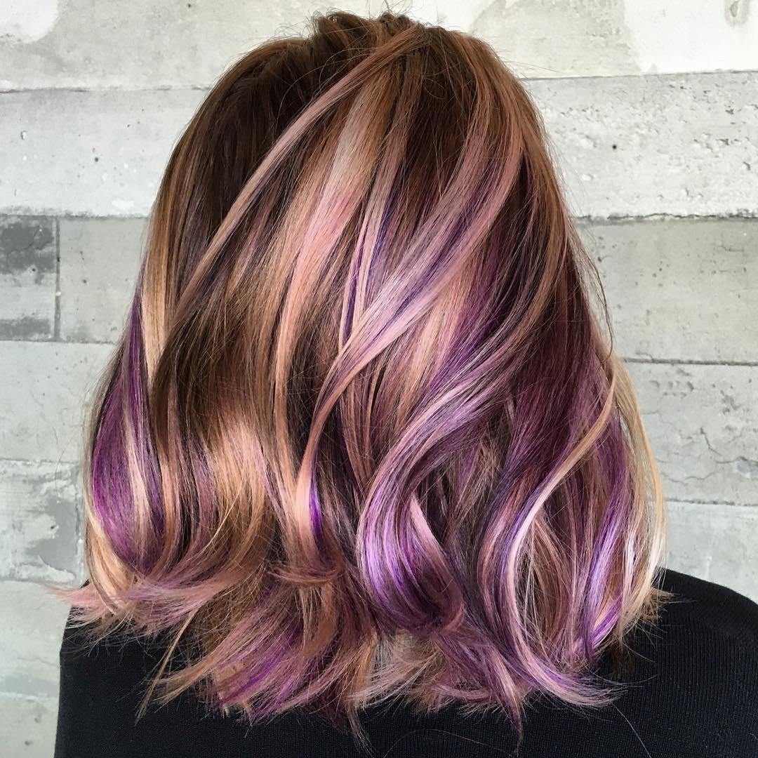 5brownhairwithcaramelandpurplehighlights CapelliStyle